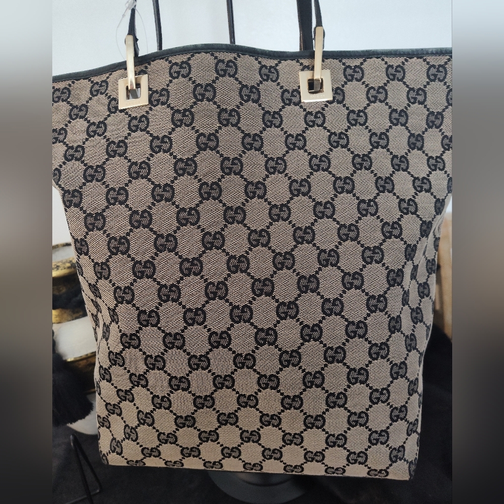 Gucci Signature GG DesignWomen's Tote.. Navy Blue